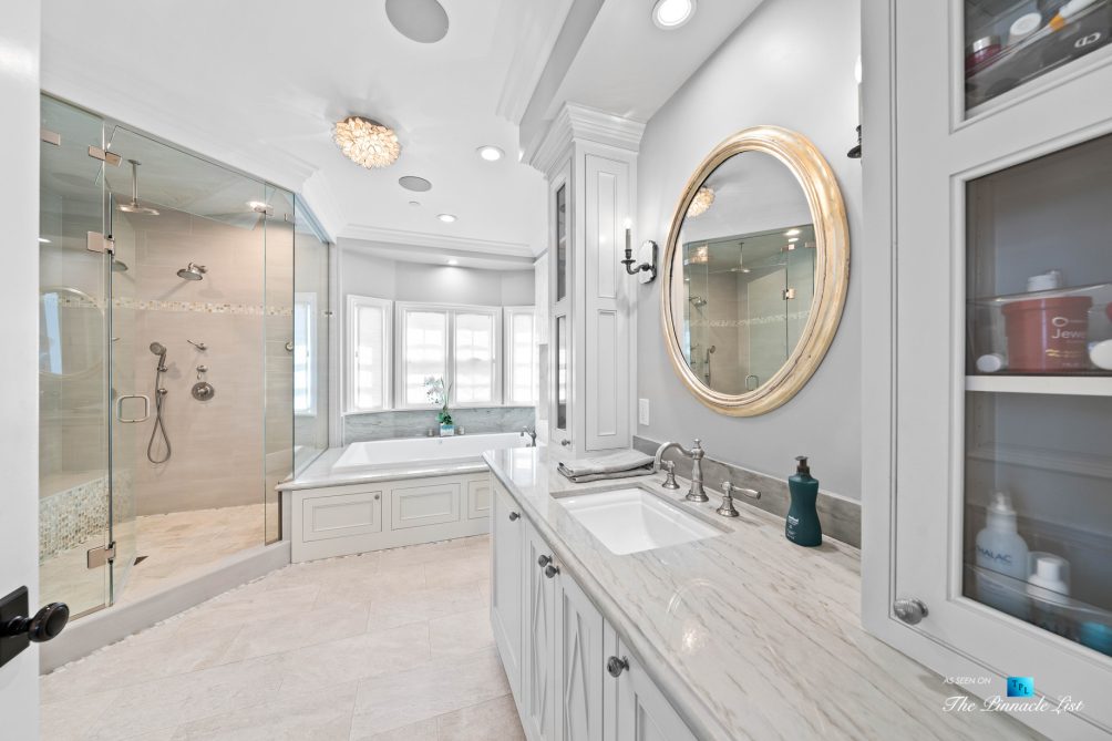 1412 Laurel Ave, Manhattan Beach, CA, USA - Master Bathroom