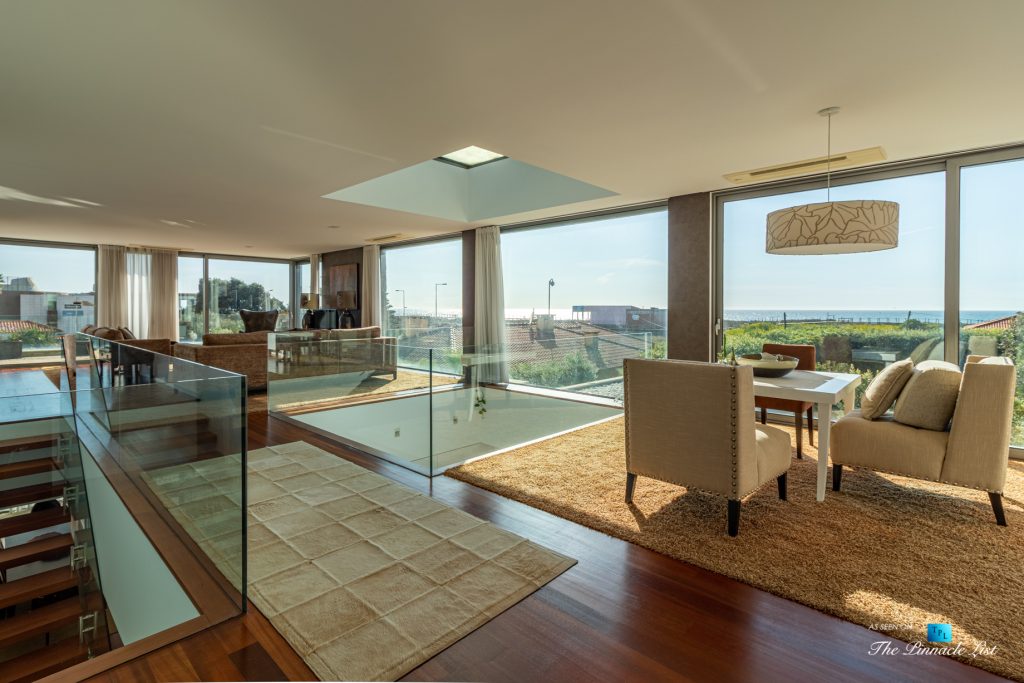 Francelos Beach T5 Luxury Villa - Vila Nova de Gaia, Porto, Portugal - Ocean View Sitting Area
