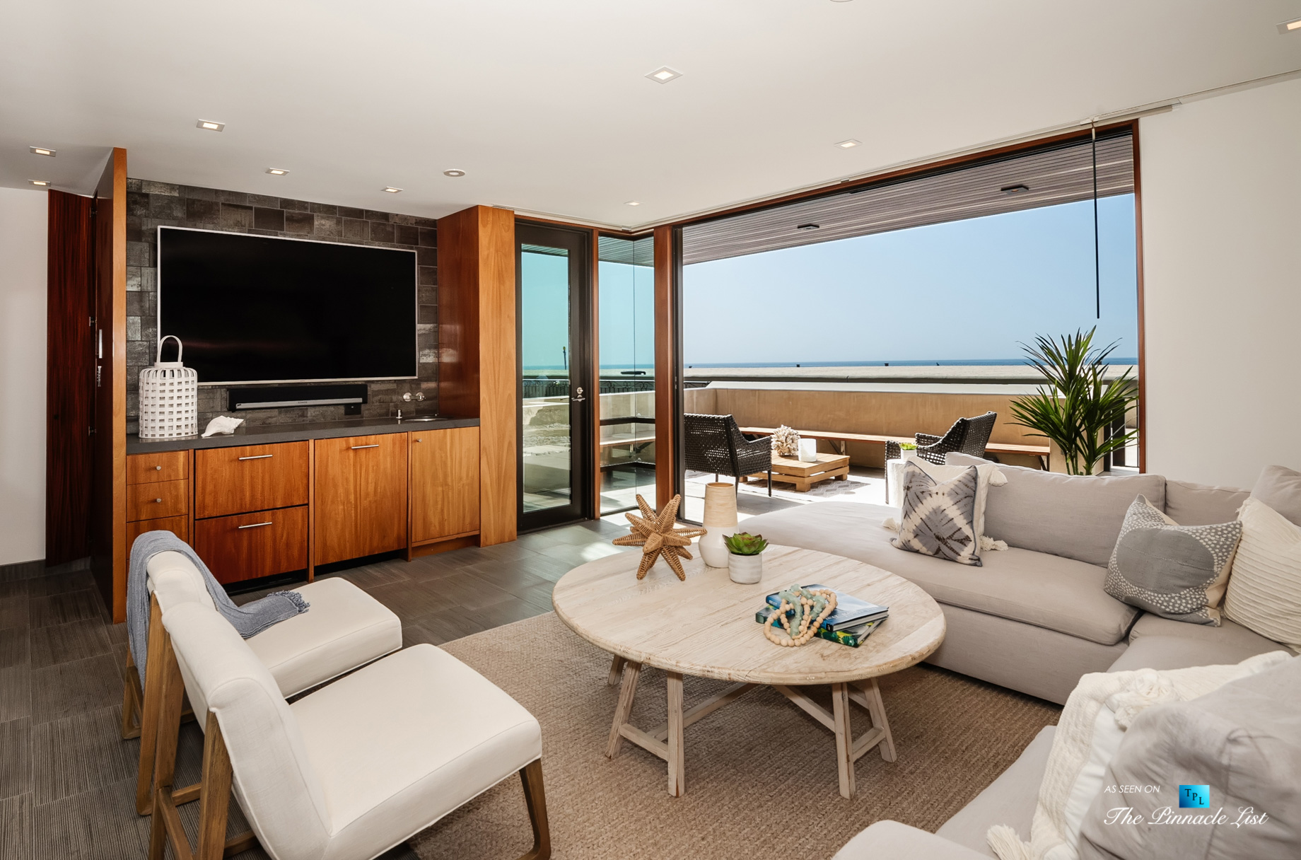Modern Oceanfront Coastal Living – 732 The Strand, Hermosa Beach, CA, USA – Entertainment Room