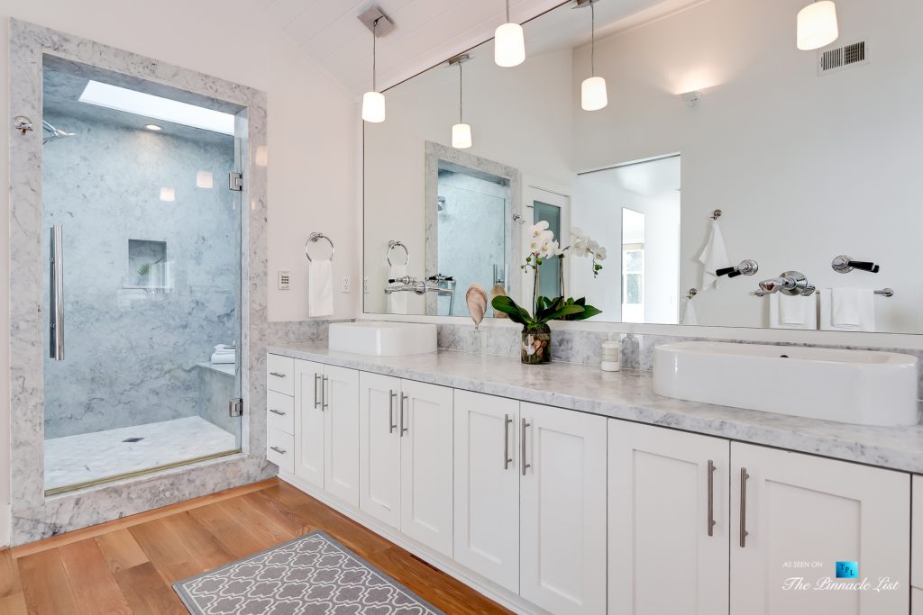 Tree Section Modern Farmhouse - 570 27th Street, Manhattan Beach, CA, USA - Master Washroom