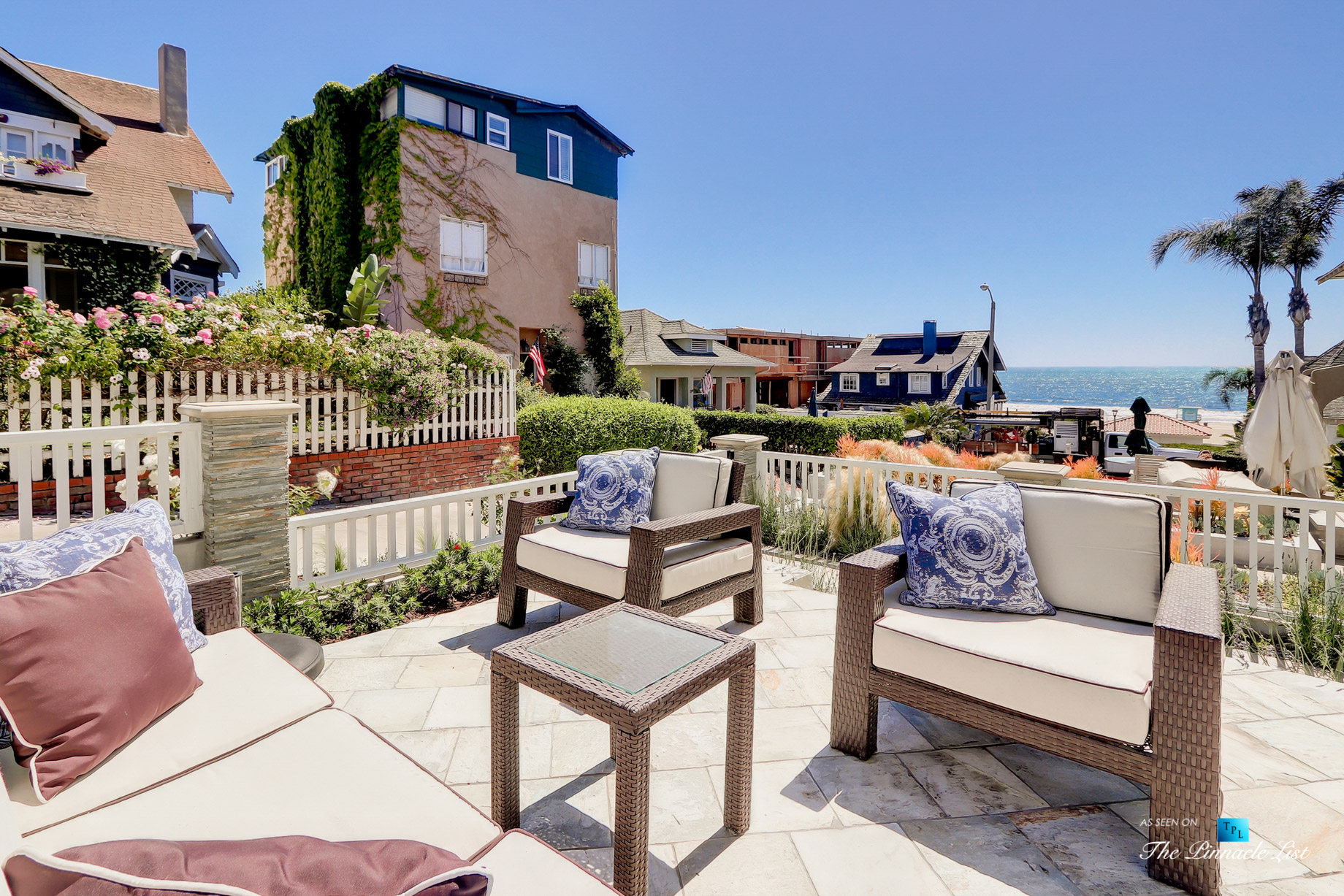 Coastal Oceanview Luxury Retreat – 125 8th St, Manhattan Beach, CA, USA – Outdoor Patio View