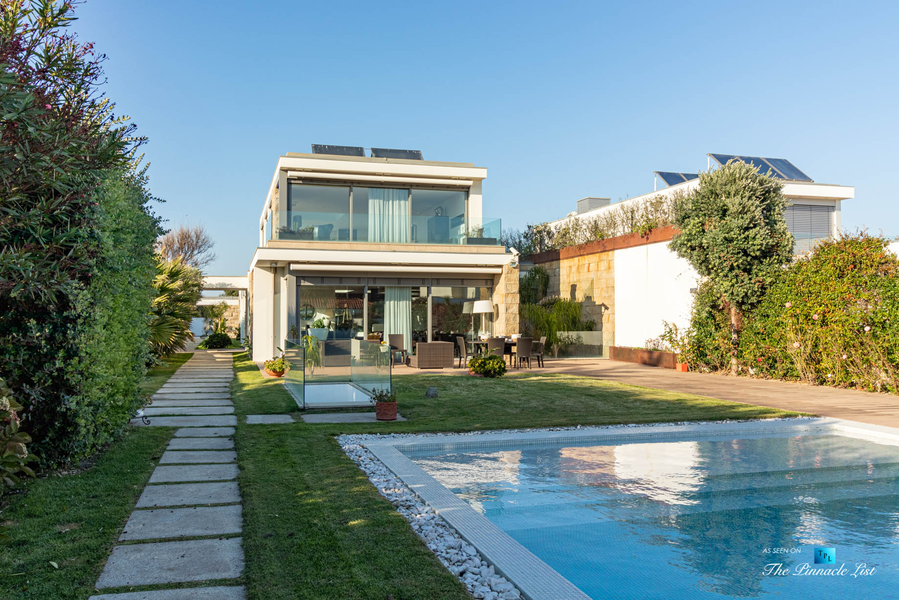 Francelos Beach T5 Luxury Villa - Vila Nova de Gaia, Porto, Portugal - Backyard Pool