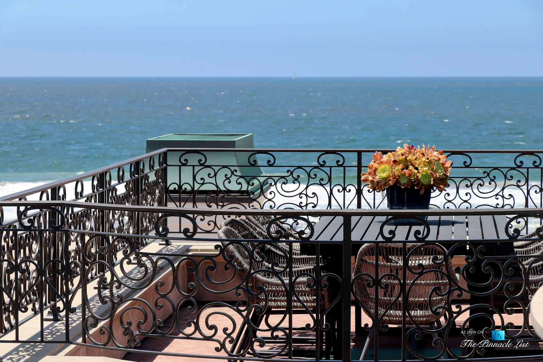 Oceanfront Luxury Living Exemplified – 2806 The Strand, Hermosa Beach, CA, USA – Rooftop Deck Dining