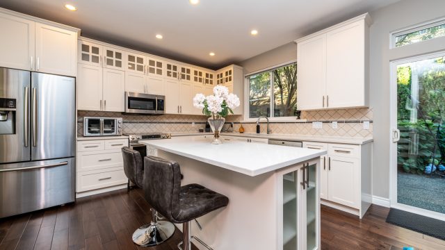 2366 Sunnyside Rd, Anmore, BC, Canada - Kitchen Island