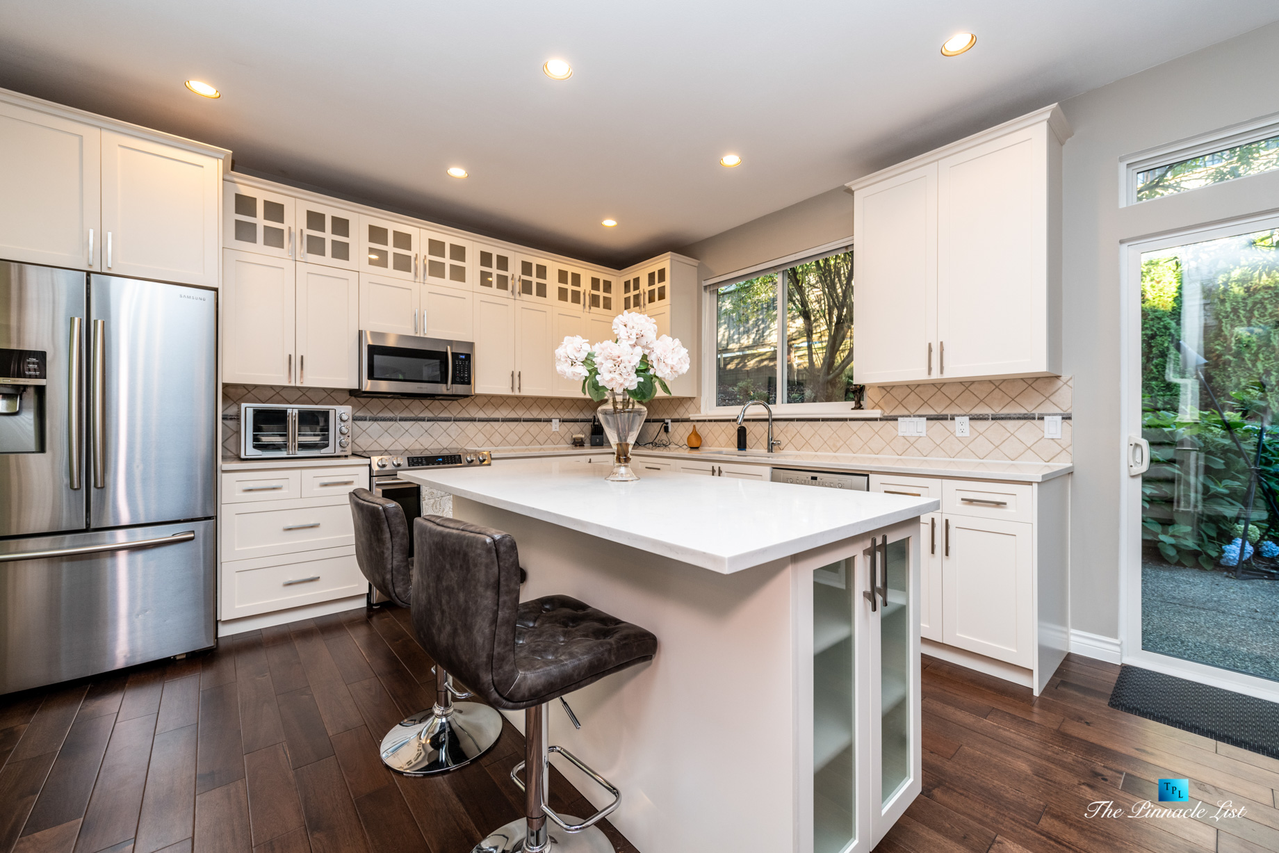 2366 Sunnyside Rd, Anmore, BC, Canada - Kitchen Island