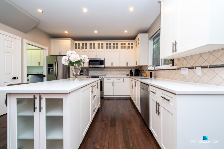 2366 Sunnyside Rd, Anmore, BC, Canada - Kitchen