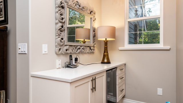 2366 Sunnyside Rd, Anmore, BC, Canada - Wine Fridge