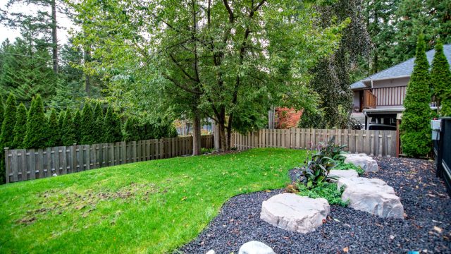 2366 Sunnyside Rd, Anmore, BC, Canada - Exterior Front Yard