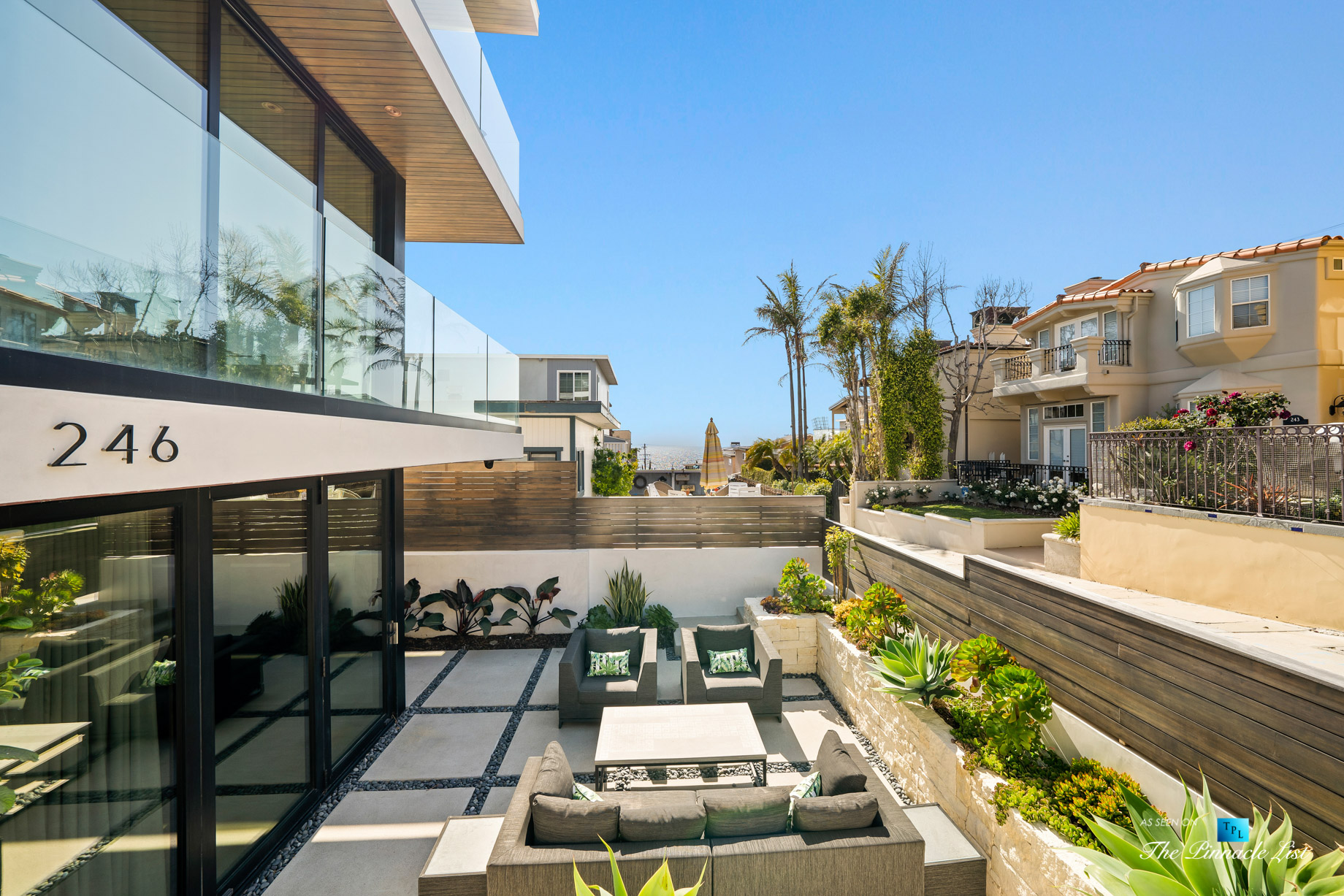 246 30th Street, Hermosa Beach, CA, USA – Exterior Front Patio