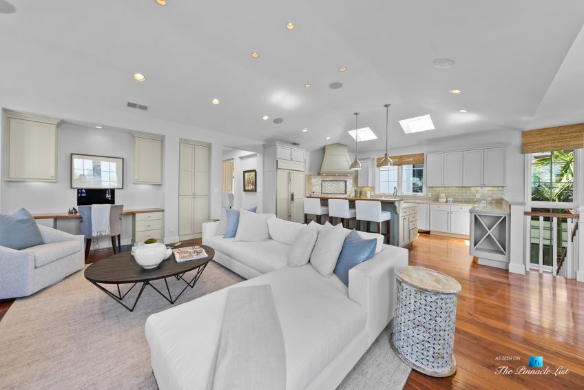 877 8th Street, Manhattan Beach, CA, USA - Living Room and Kitchen