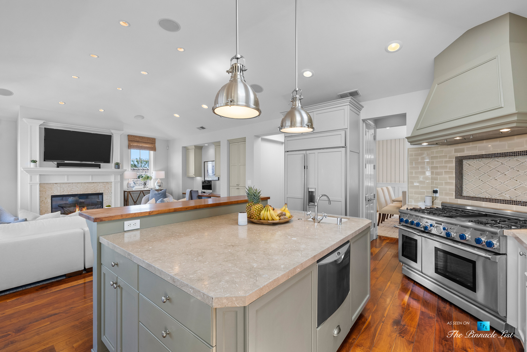 877 8th Street, Manhattan Beach, CA, USA – Kitchen and Living Room