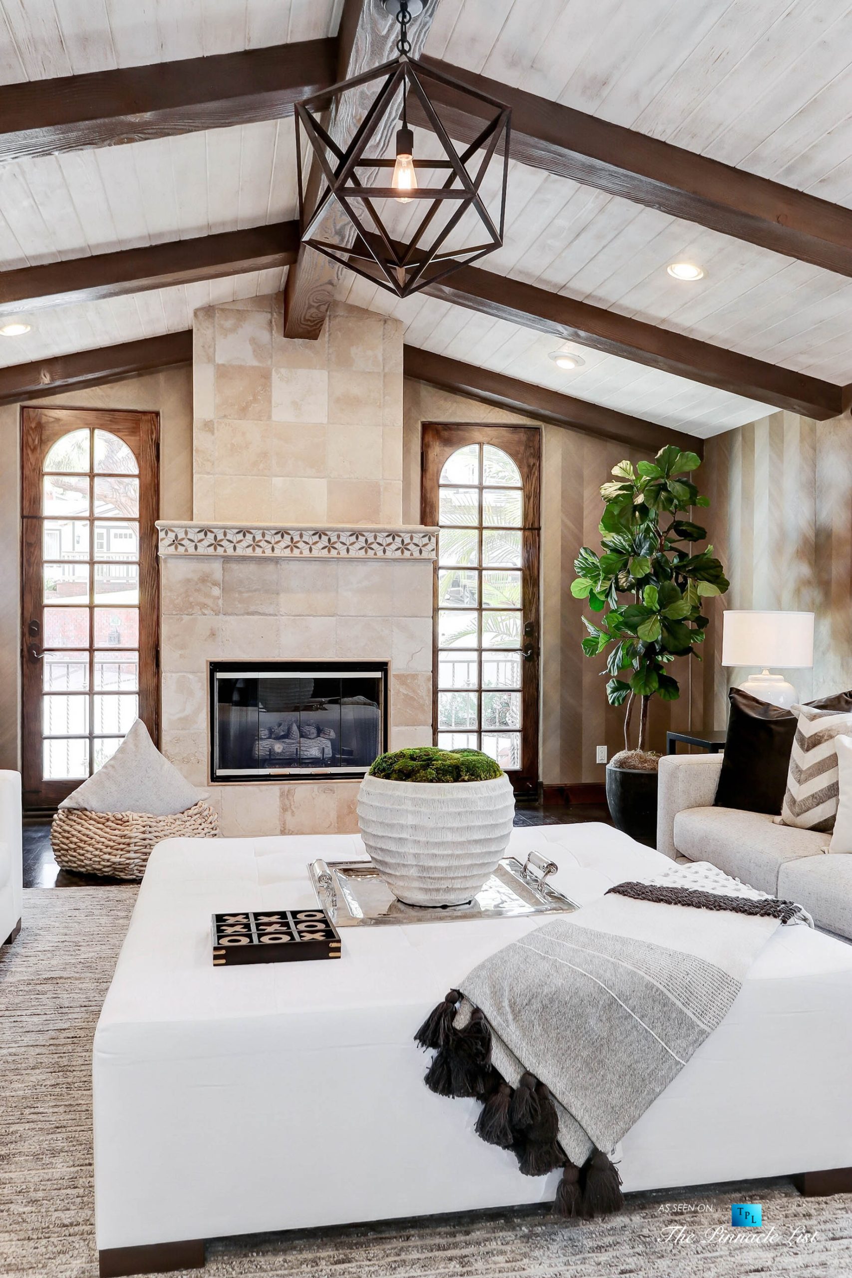 853 10th Street, Manhattan Beach, CA, USA – Family Room Fireplace