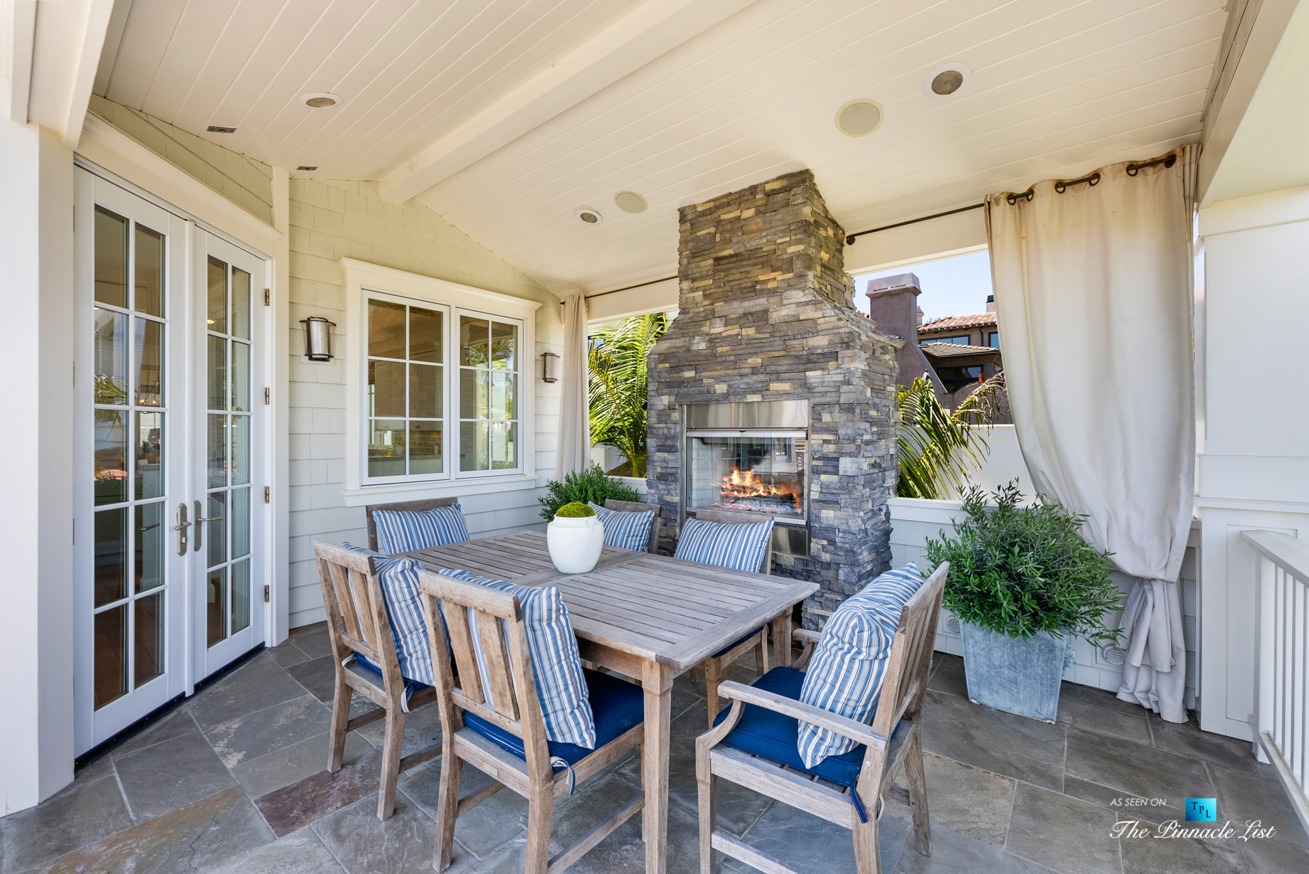 877 8th Street, Manhattan Beach, CA, USA - Covered Top Level Patio Fireplace with Table and Chairs