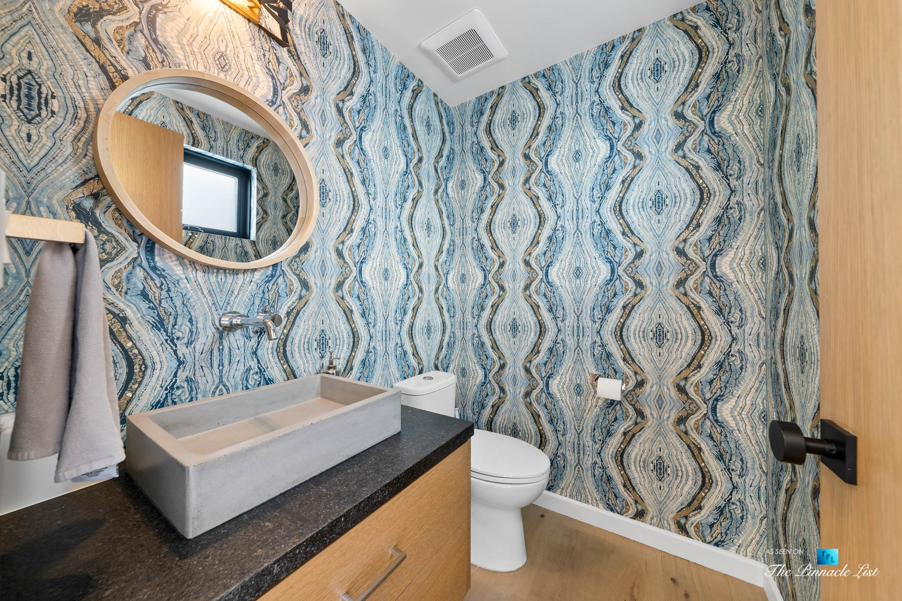 246 30th Street, Hermosa Beach, CA, USA – Upstairs Bath