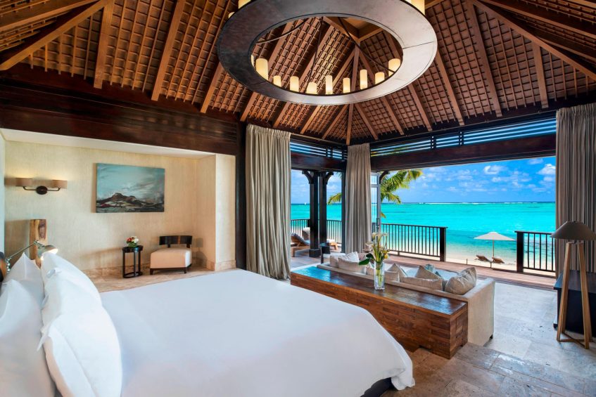 The St. Regis Mauritius Luxury Resort - Mauritius - The St. Regis Villa Master Bedroom with view on the Ocean
