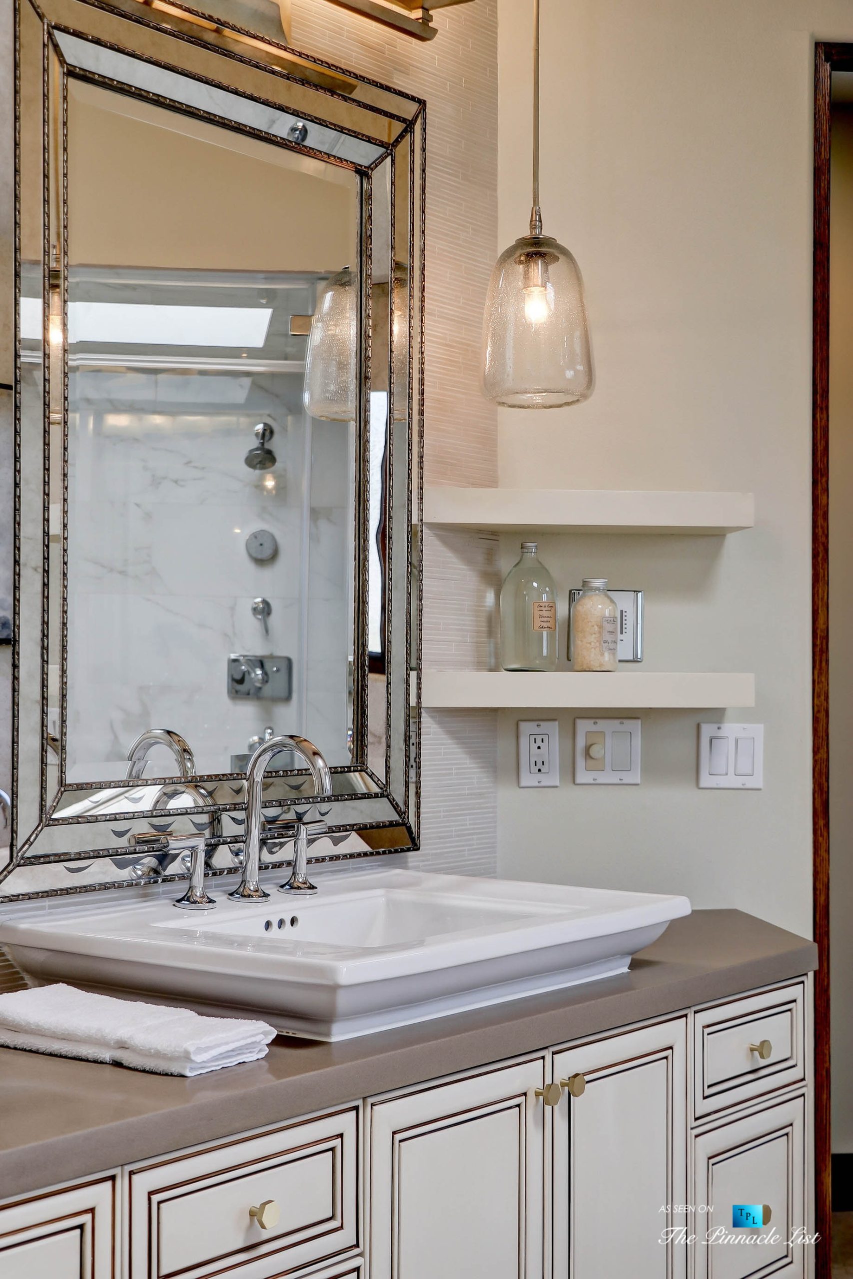 853 10th Street, Manhattan Beach, CA, USA - Master Bathroom Sink