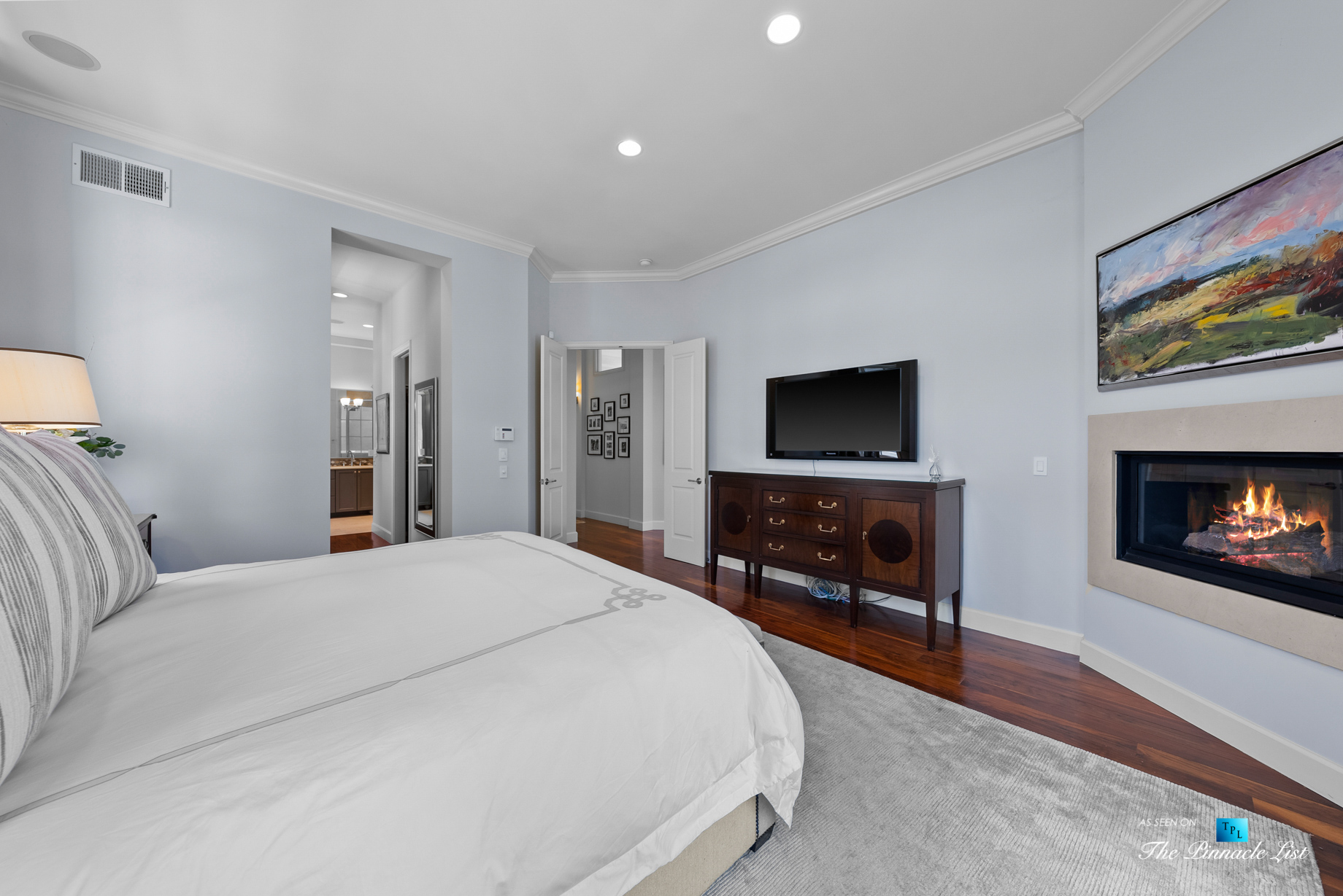 877 8th Street, Manhattan Beach, CA, USA – Master Bedroom Fireplace