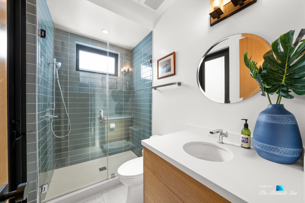 246 30th Street, Hermosa Beach, CA, USA - Lower Level Full Bath