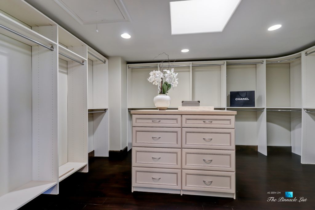 853 10th Street, Manhattan Beach, CA, USA - Master Bedroom Closet