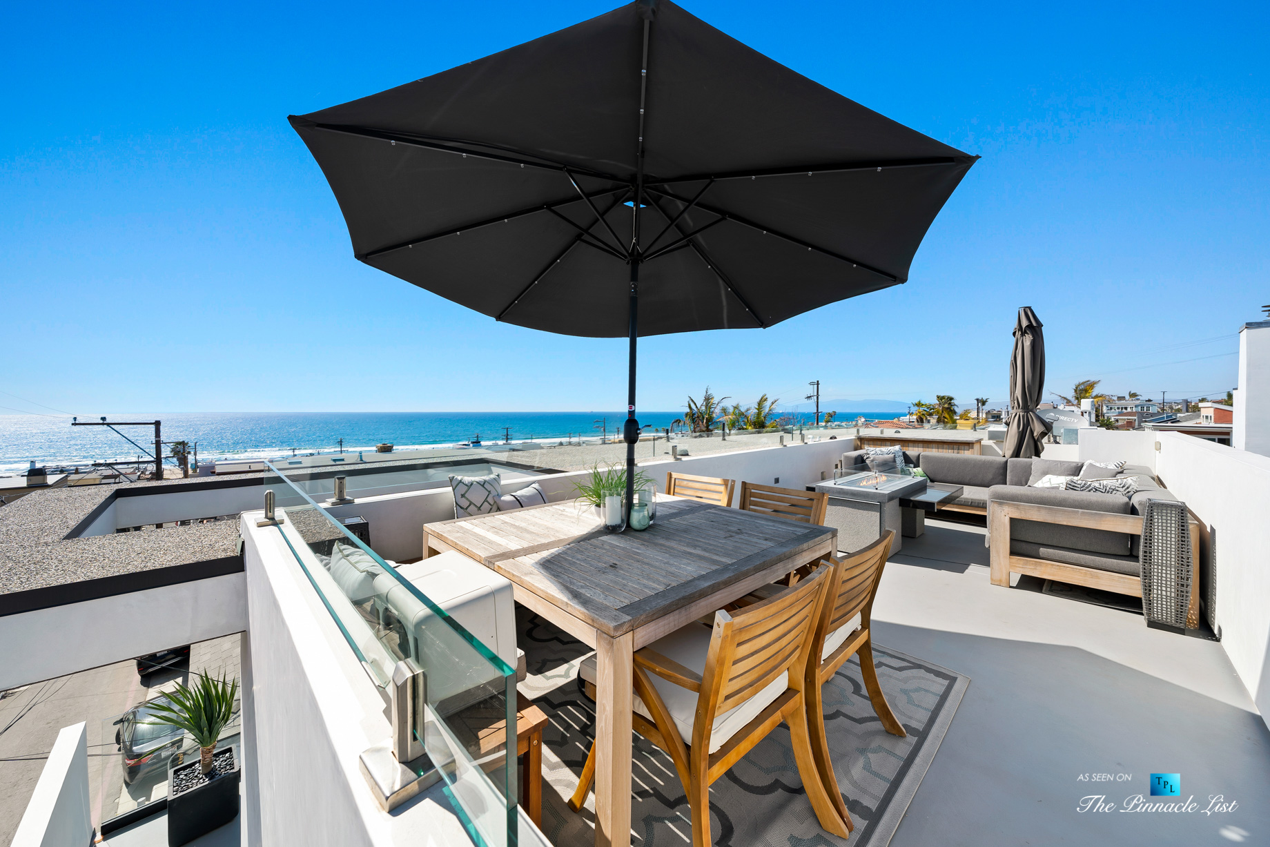 246 30th Street, Hermosa Beach, CA, USA - Rooftop Ocean View Deck Umbrella