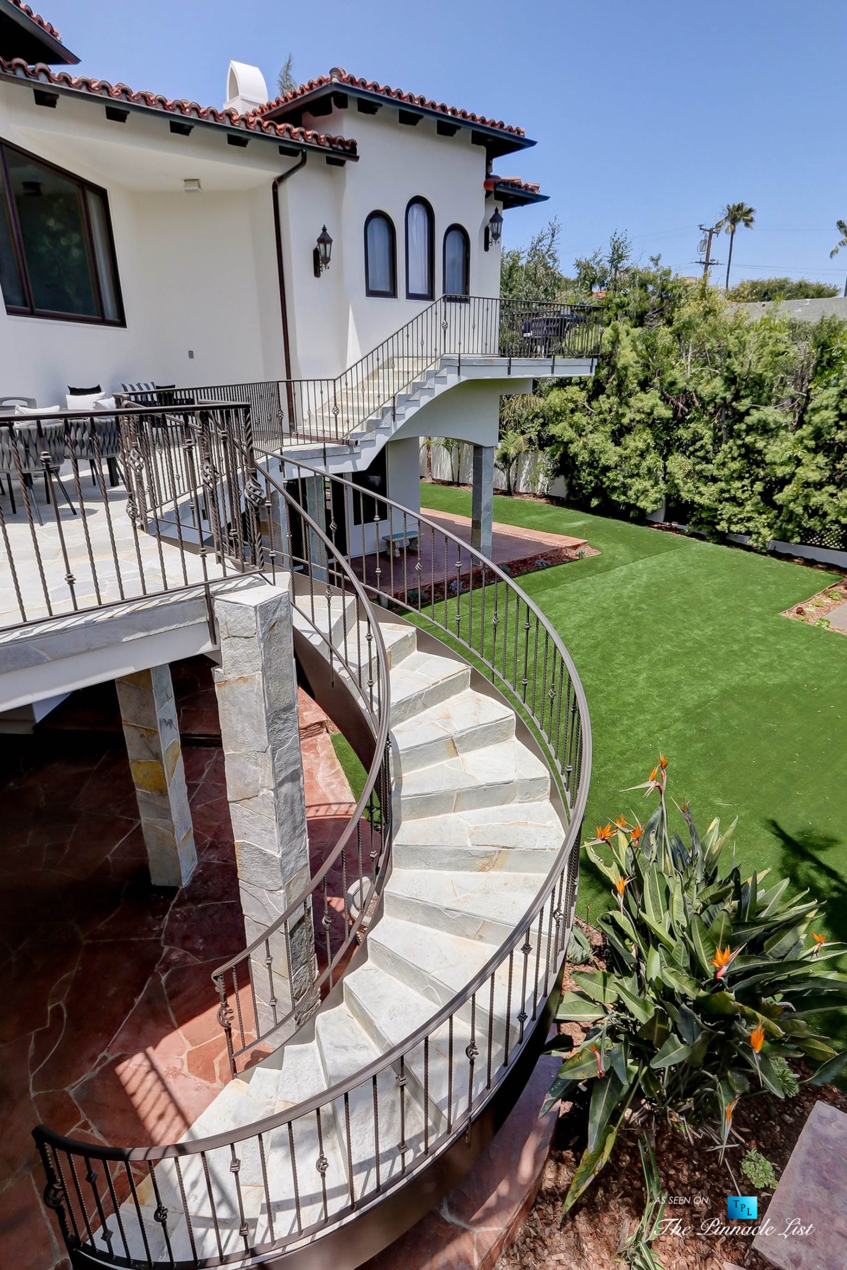 853 10th Street, Manhattan Beach, CA, USA – Rear Deck Backyard Stairs