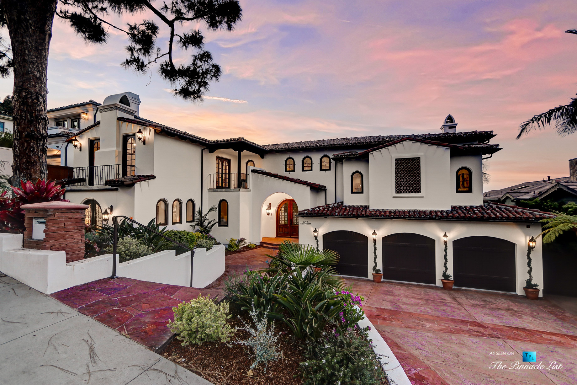 853 10th Street, Manhattan Beach, CA, USA - House Front Twilight