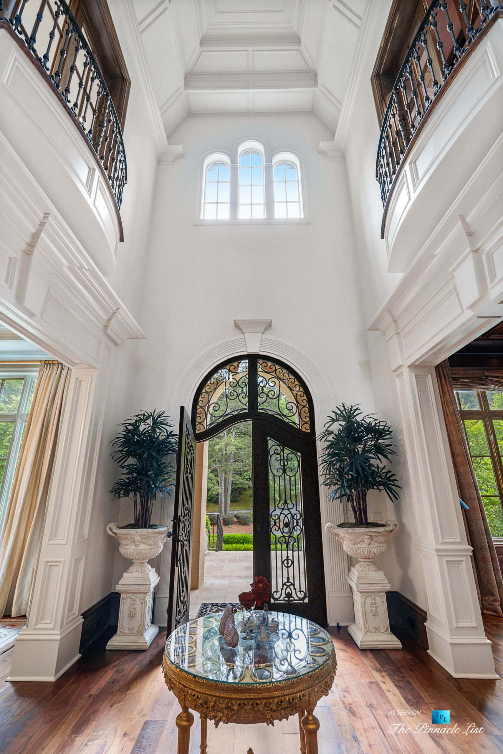 5705 Winterthur Ln, Sandy Springs, GA, USA – Atlanta Luxury Real Estate – Winterthur Estates Home – Front Entrance Foyer Ceiling