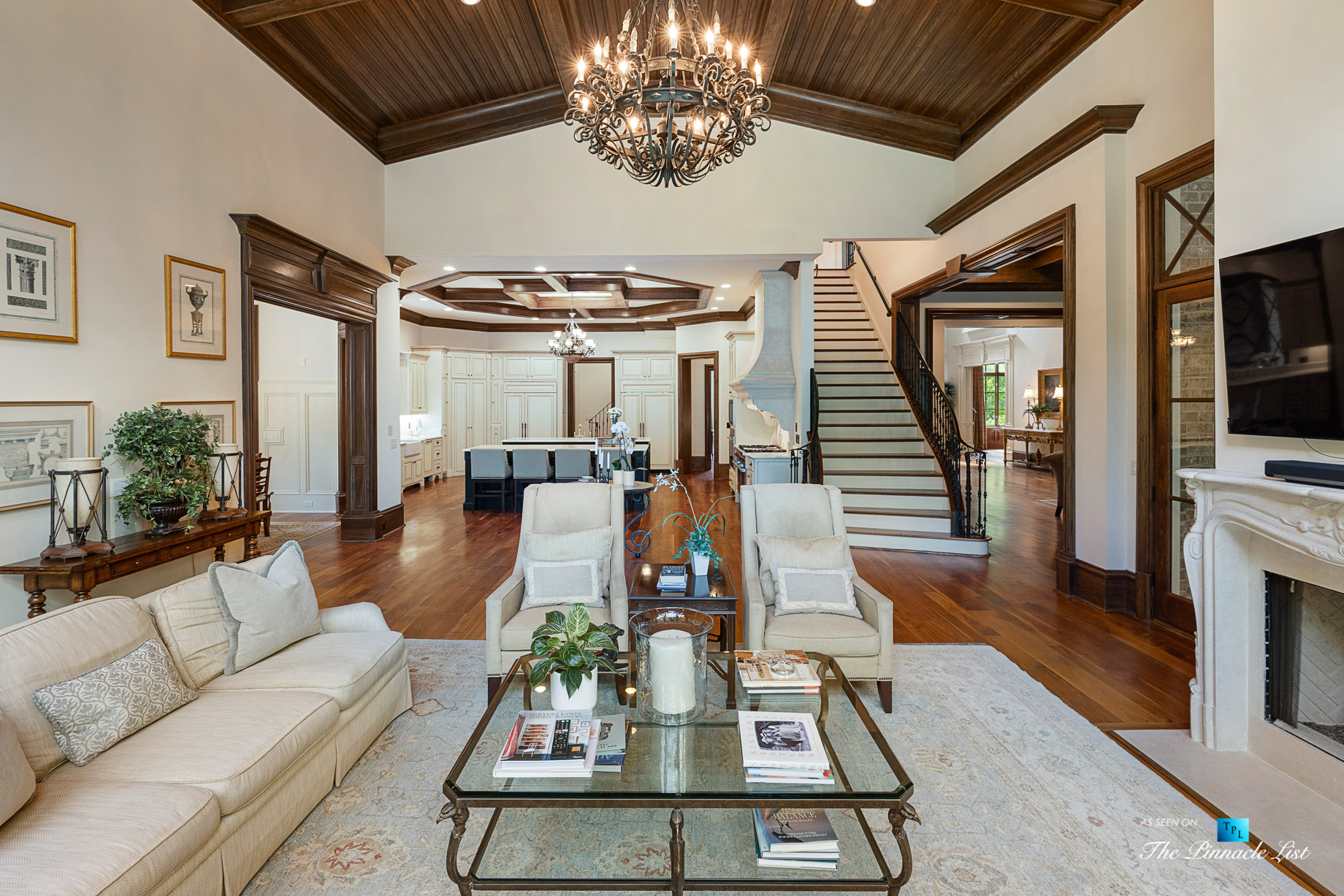 5705 Winterthur Ln, Sandy Springs, GA, USA – Atlanta Luxury Real Estate – Winterthur Estates Home – Living Room and Kitchen