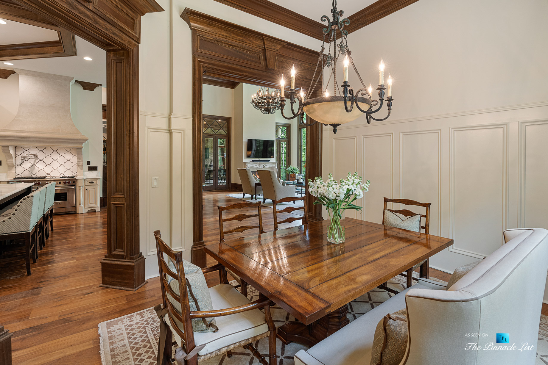 5705 Winterthur Ln, Sandy Springs, GA, USA – Atlanta Luxury Real Estate – Winterthur Estates Home – Kitchen Nook Table