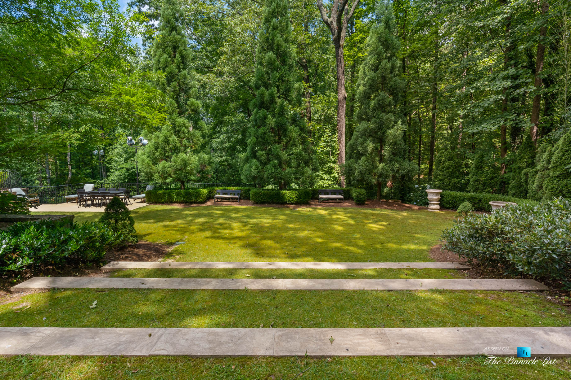 5705 Winterthur Ln, Sandy Springs, GA, USA – Atlanta Luxury Real Estate – Winterthur Estates Home – Backyard Grass Steps