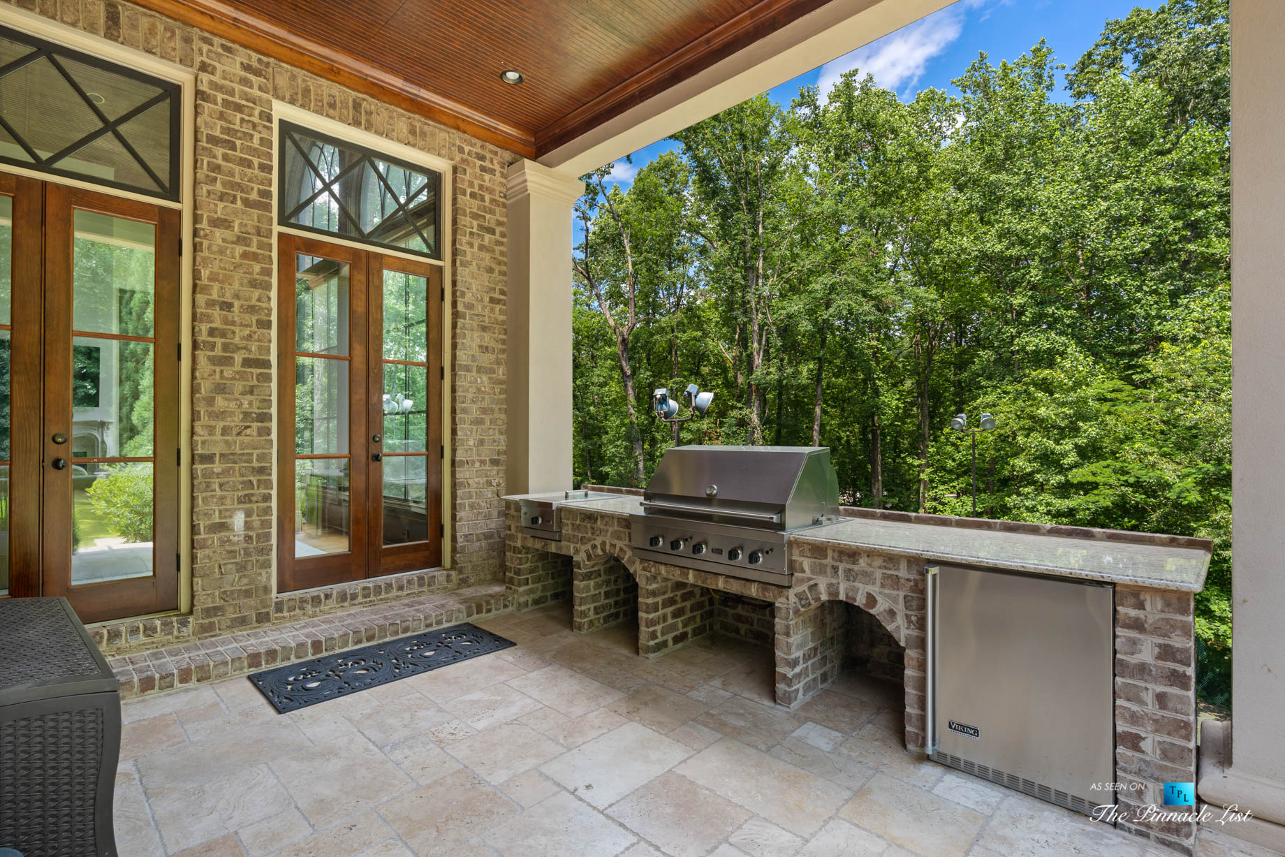 5705 Winterthur Ln, Sandy Springs, GA, USA – Atlanta Luxury Real Estate – Winterthur Estates Home – Deck Barbecue