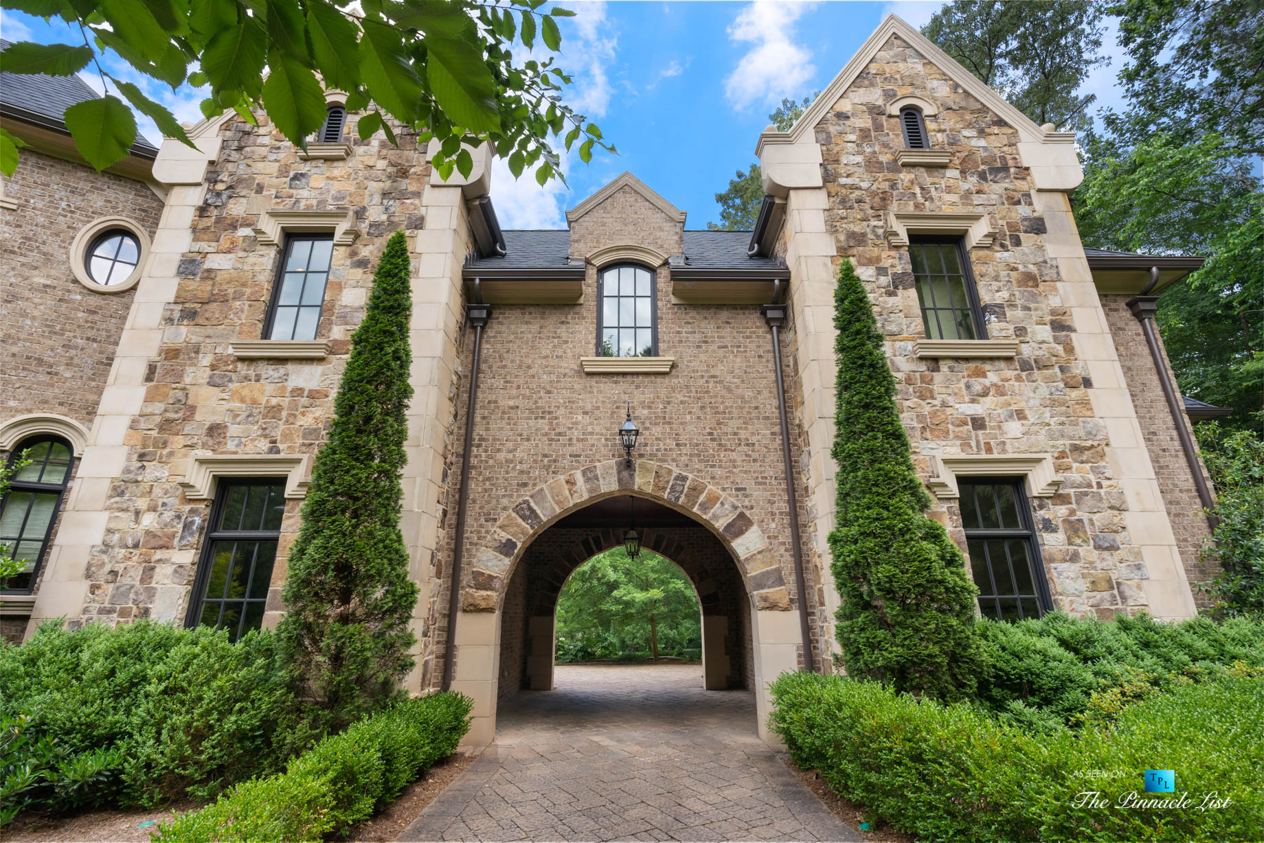5705 Winterthur Ln, Sandy Springs, GA, USA – Atlanta Luxury Real Estate – Winterthur Estates Home – Arch