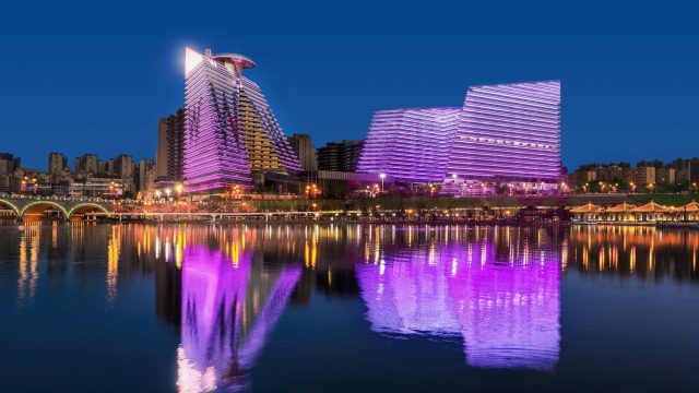 W Xi'an Luxury Hotel - Xi'an, Shaanxi Province, China - Hotel Exterior Water View