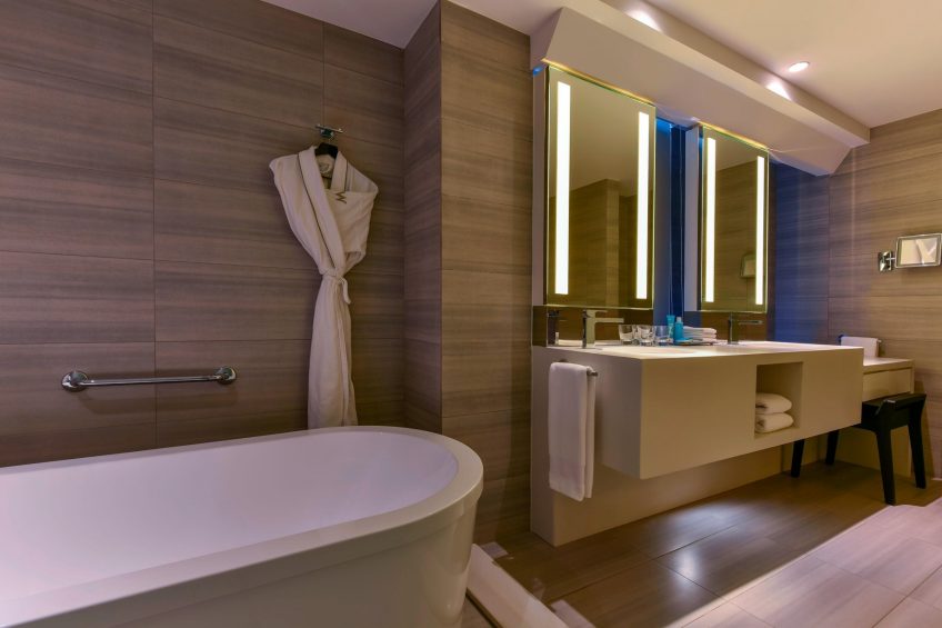 W Amman Luxury Hotel - Amman, Jordan - Cool Corner Bathroom Tub