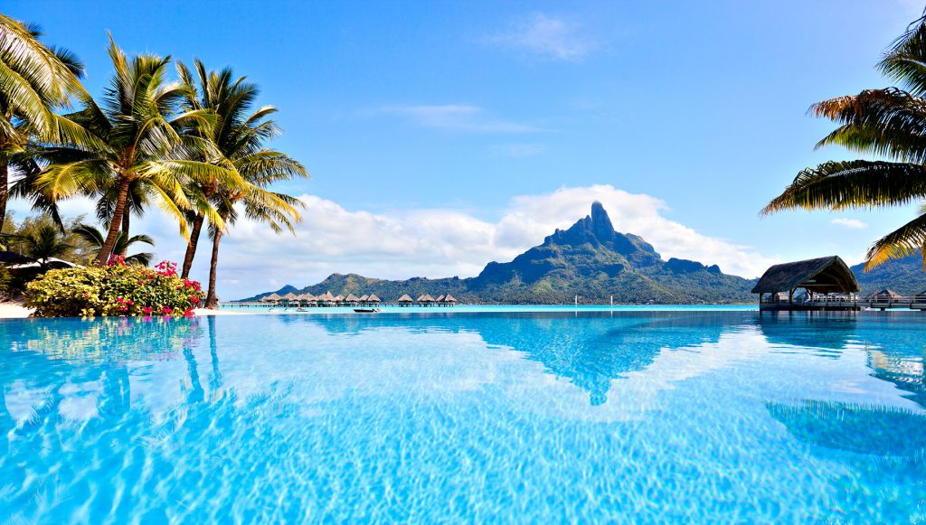 Top 10 Luxury Travel Destinations Around the World – The Pinnacle List