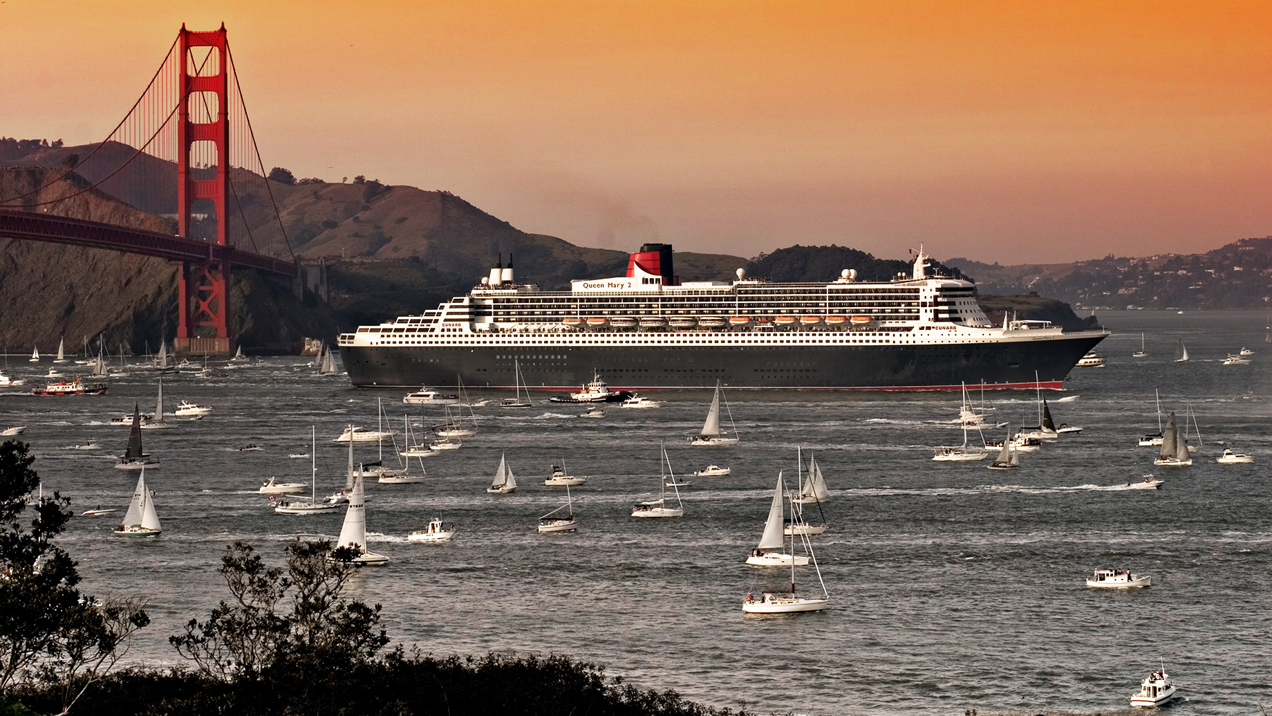 His Royal Highness - Queen Mary 2 Cruise Line - Golden Gate Bridge - San Francisco, California, USA