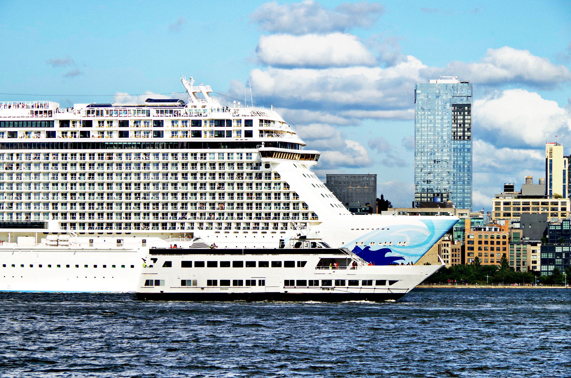 Norwegian Escape Cruise Line - Hudson River, New York City, NY, USA