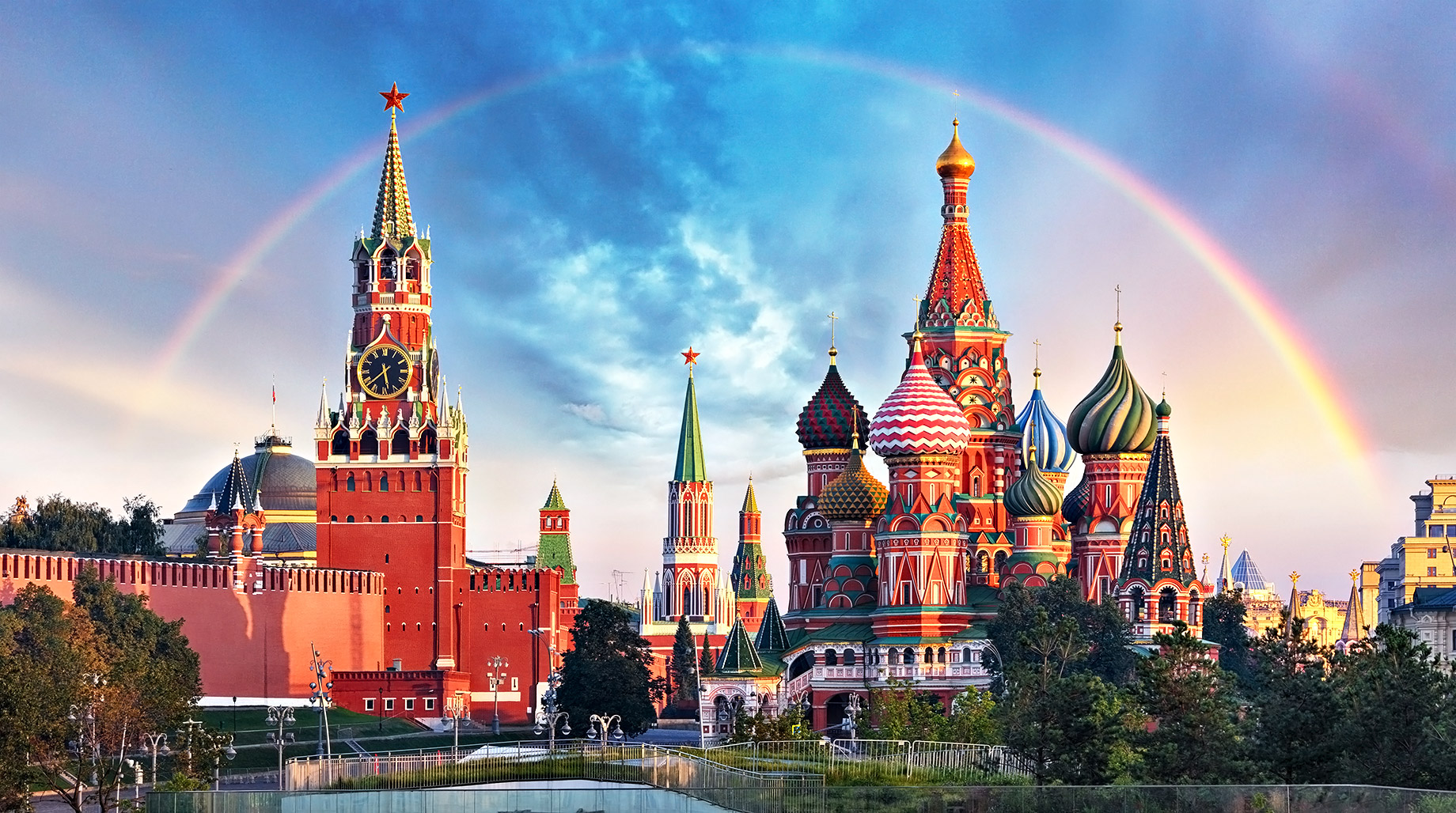 Red Square - Moscow Kremlin & Saint Basil's Cathedral - Moscow, Russia - Top 10 Luxury Travel Destinations Around the World