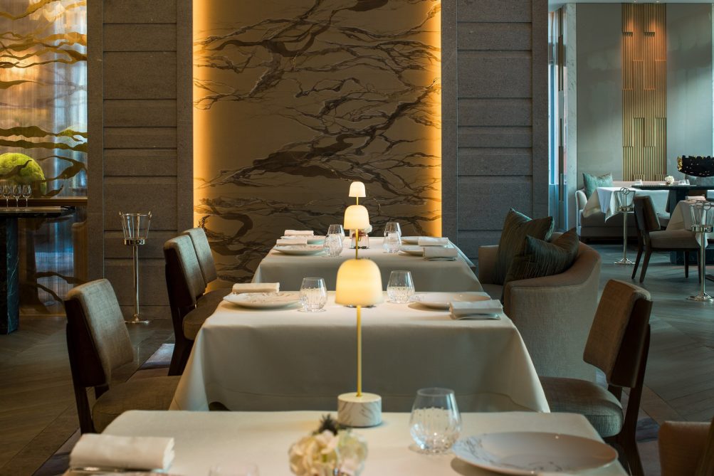 The St. Regis Hong Kong Luxury Hotel - Wan Chai, Hong Kong - L'Envol Tables Night