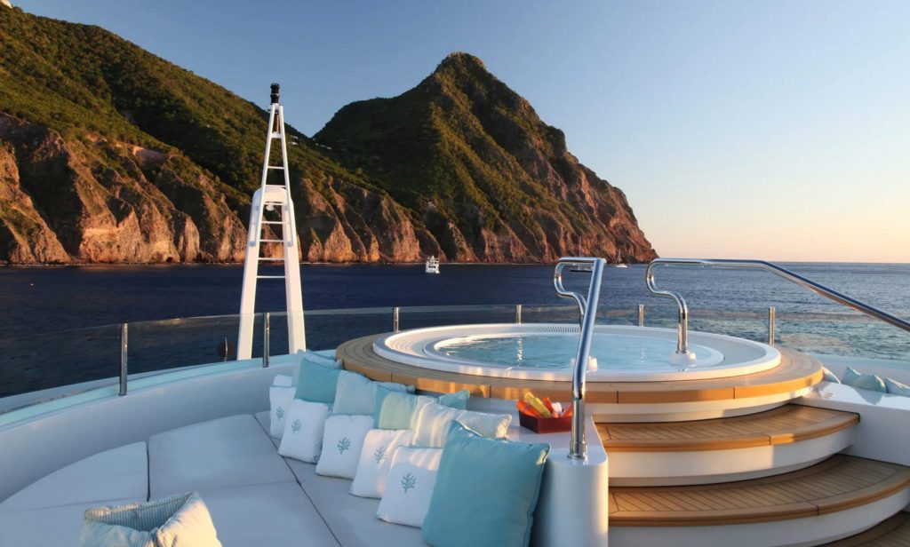 Discover Six of the Best Luxury Yachts for Sale - MY MARAYA - Jacuzzi