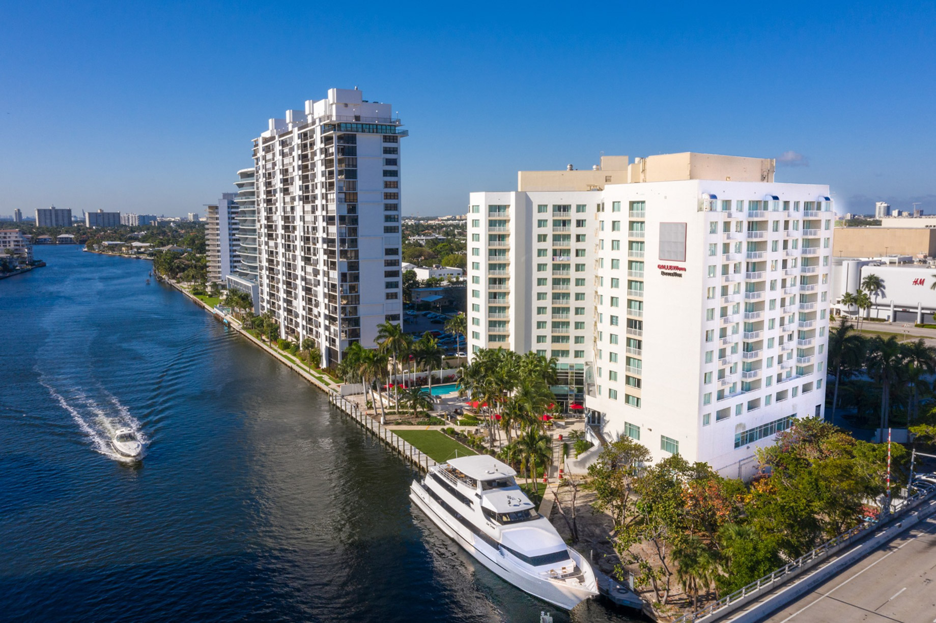 Five of the Best Hotels to Stay in While Attending the Fort Lauderdale International Boat Show – GALLERYone A DoubleTree Suites by Hilton