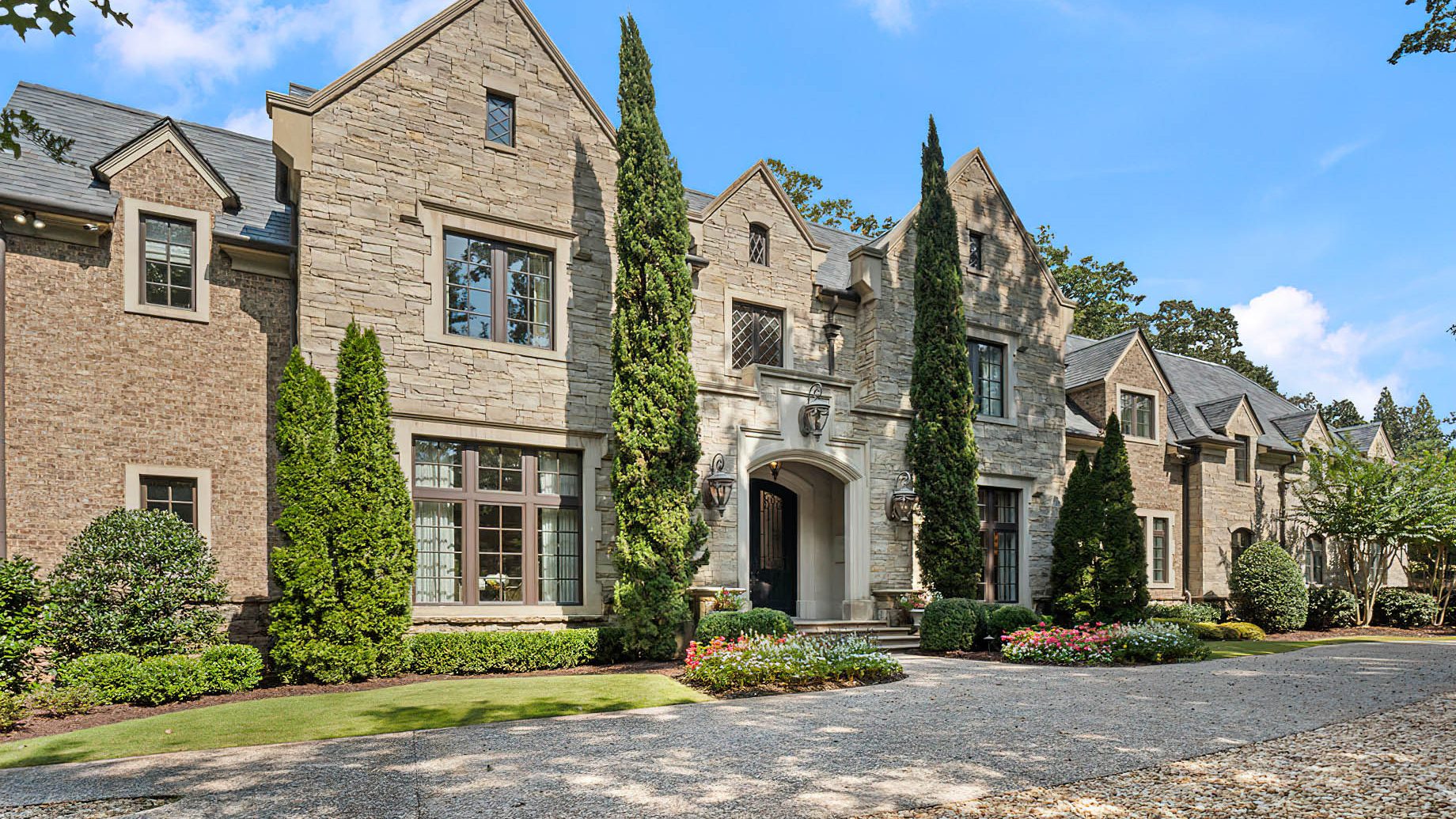 1001 W Paces Ferry Rd NW, Atlanta, GA, USA 🇺🇸 – SOLD – $9,000,000 – Debra Johnston