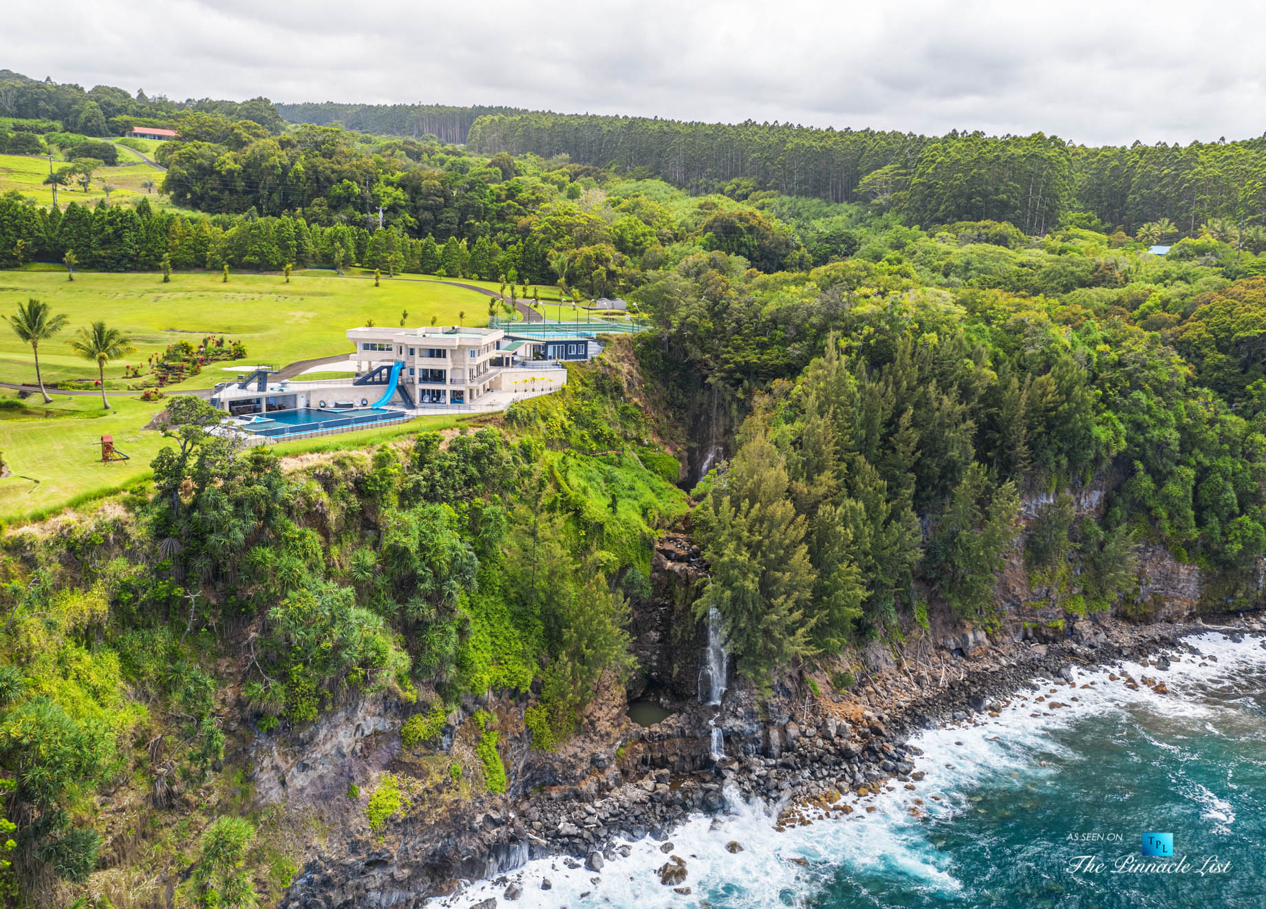 Waterfalling Estate - 32-1056 Old Mamalahoa Hwy, Ninole, HI, USA