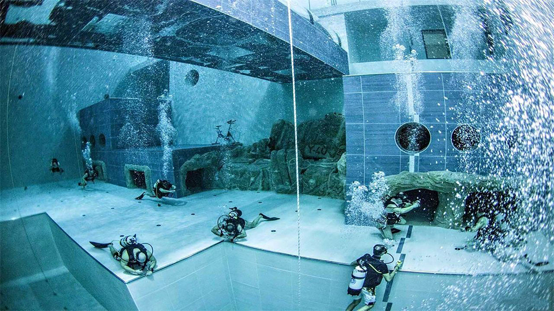 Emanuele Boaretto - Deepest Swimming Pool - Italy