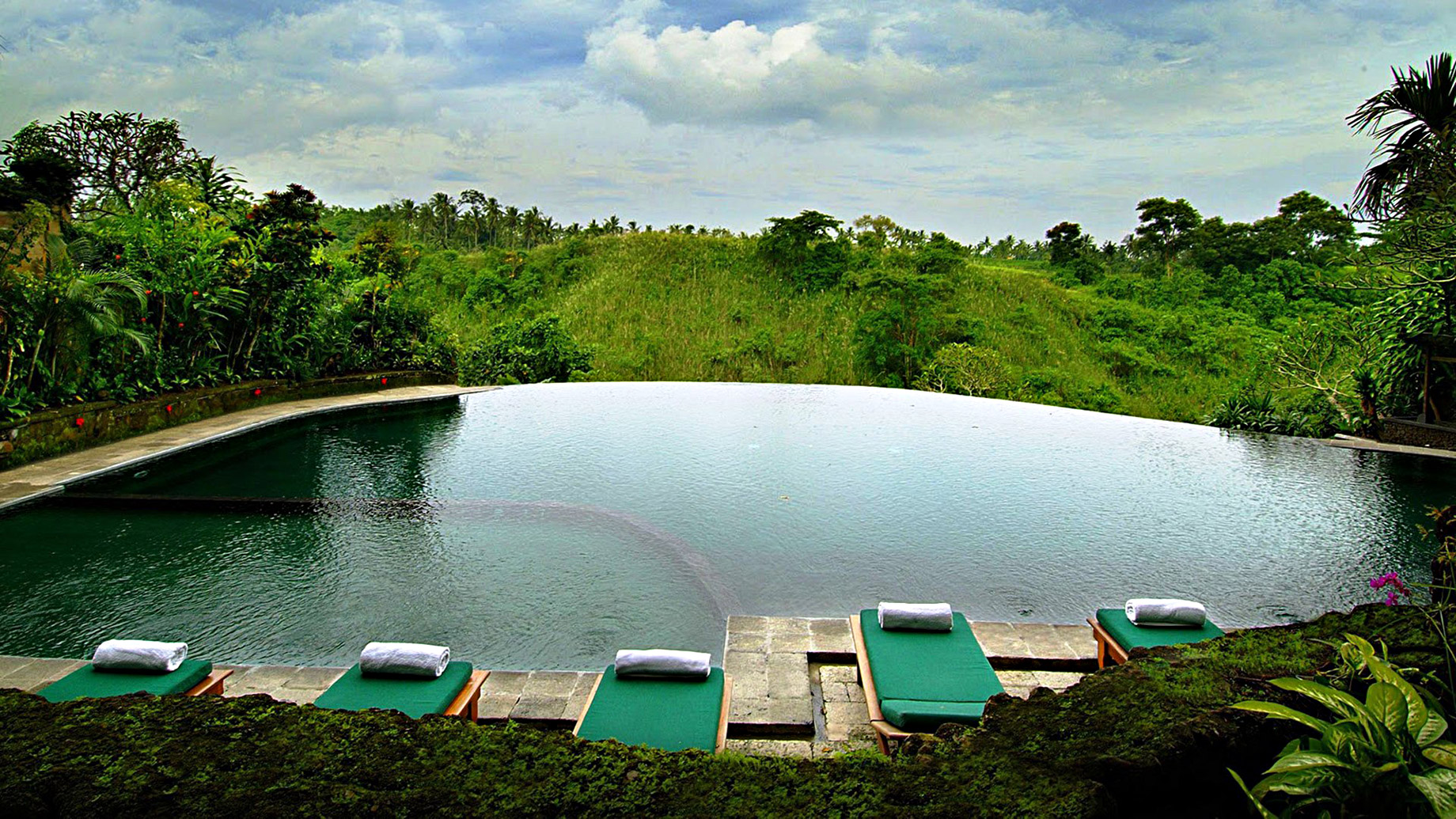Ubud Hanging Gardens Hotel - Swimming Pool - Bali, Indonesia