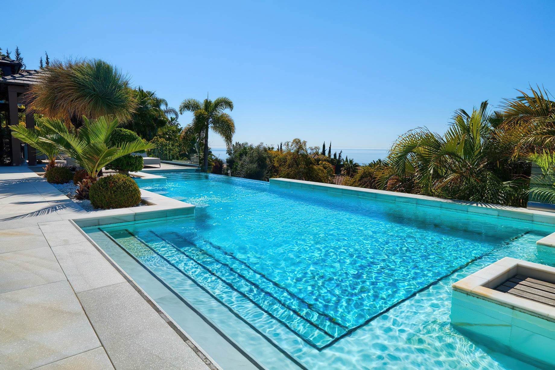007 – Villa Beata Luxury Residence – Cascada de Camojan, Marbella, Spain – Exterior Pool View