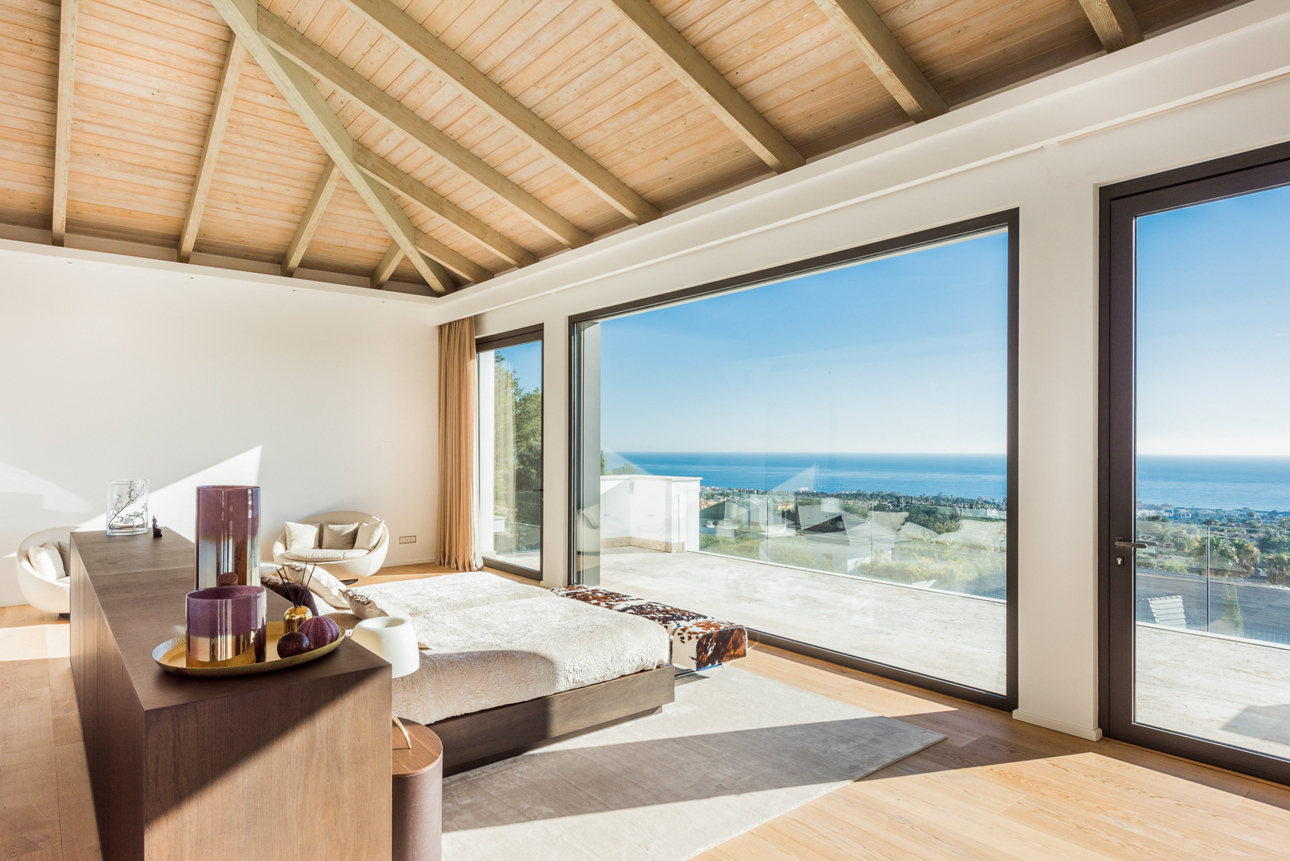 011 – Villa Camojan Luxury Residence – Cascada de Camojan, Marbella, Spain – Bedroom View