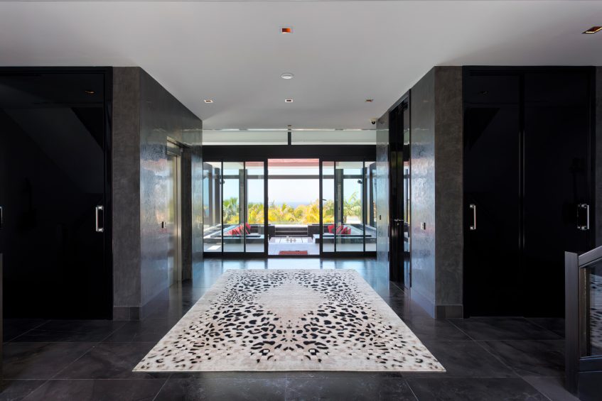014 - Villa Beata Luxury Residence - Cascada de Camojan, Marbella, Spain - Interior Foyer