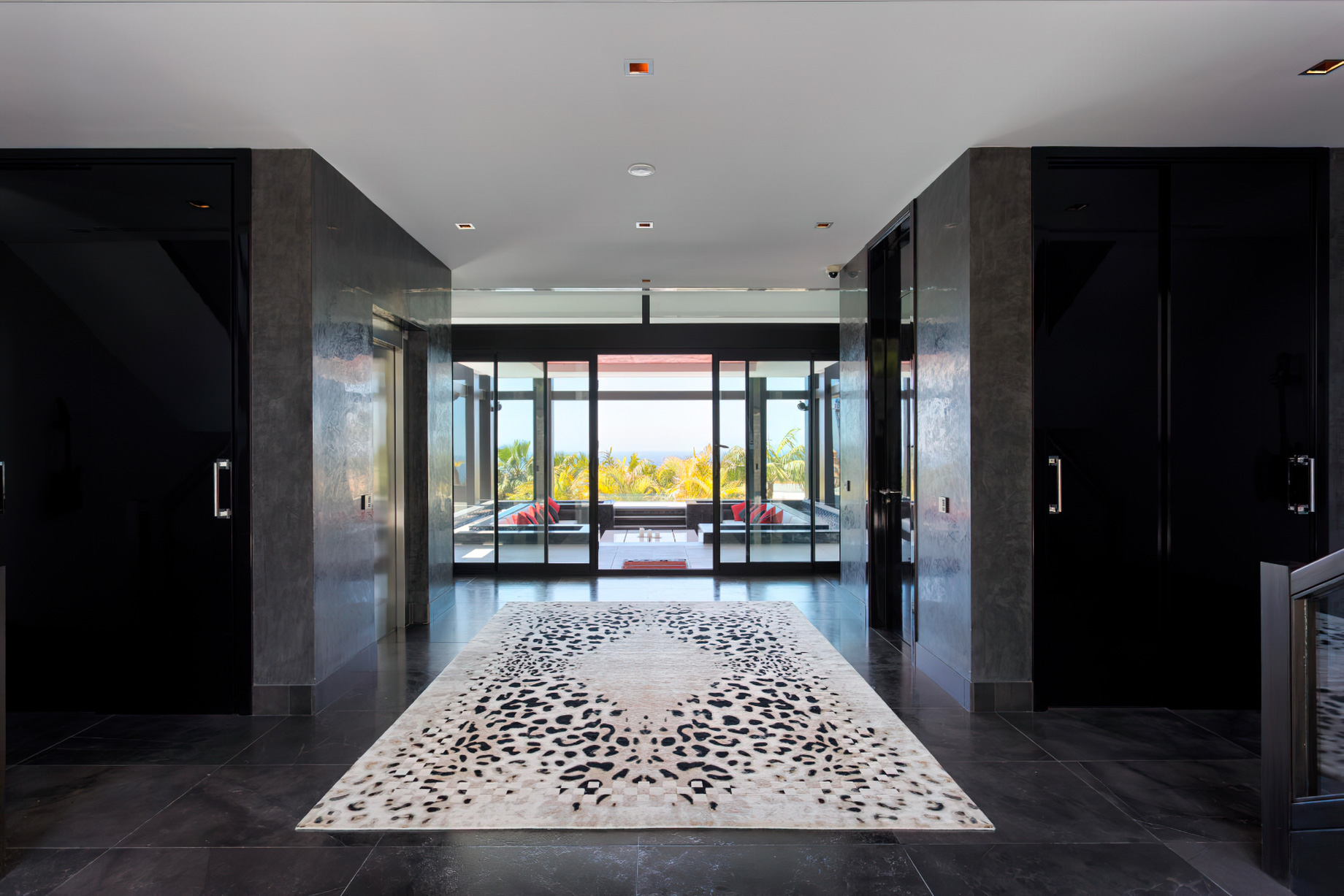 014 – Villa Beata Luxury Residence – Cascada de Camojan, Marbella, Spain – Interior Foyer