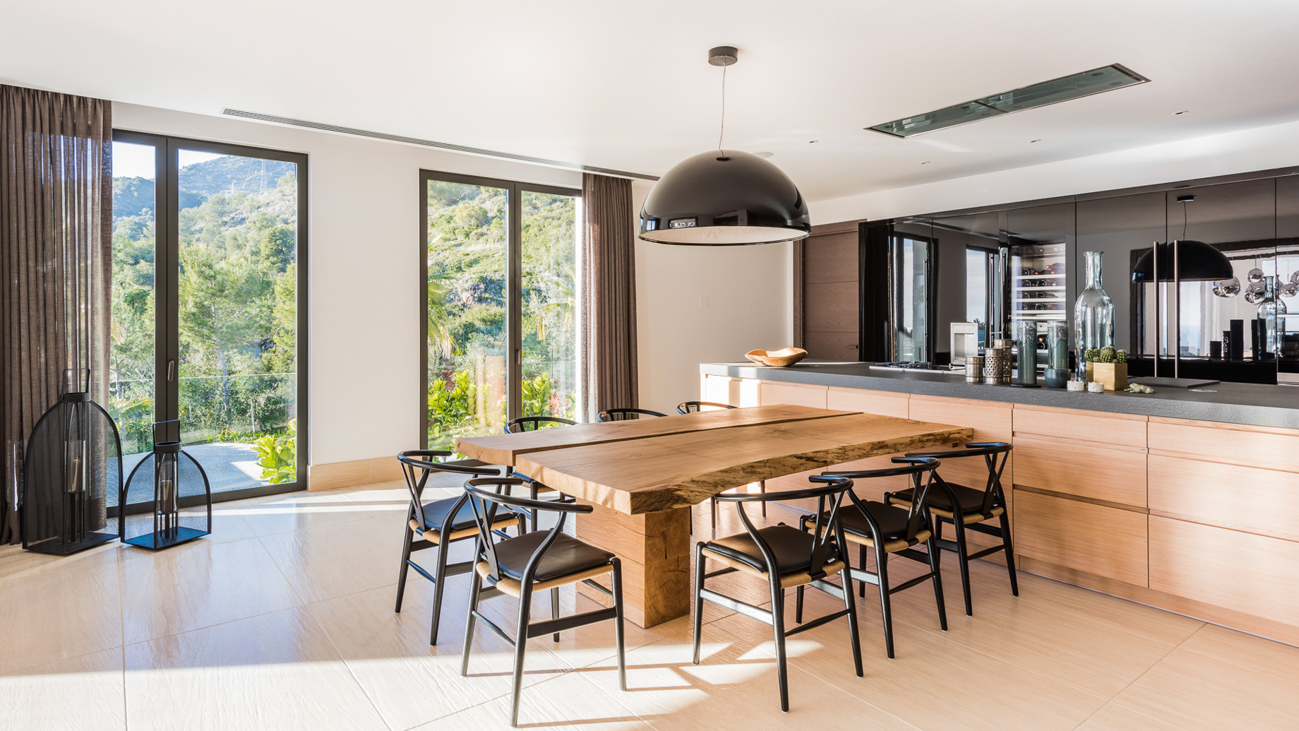 014 – Villa Camojan Luxury Residence – Cascada de Camojan, Marbella, Spain – Kitchen